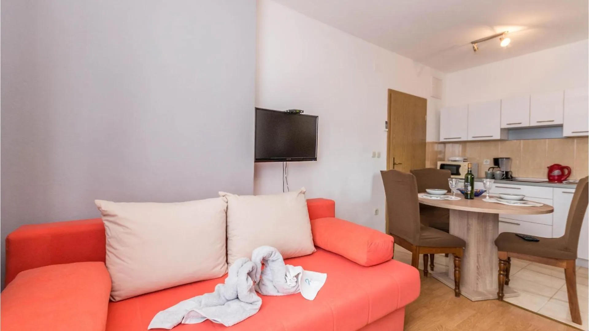 Cozy Apartment In Biograd Na Moru With Kitchen