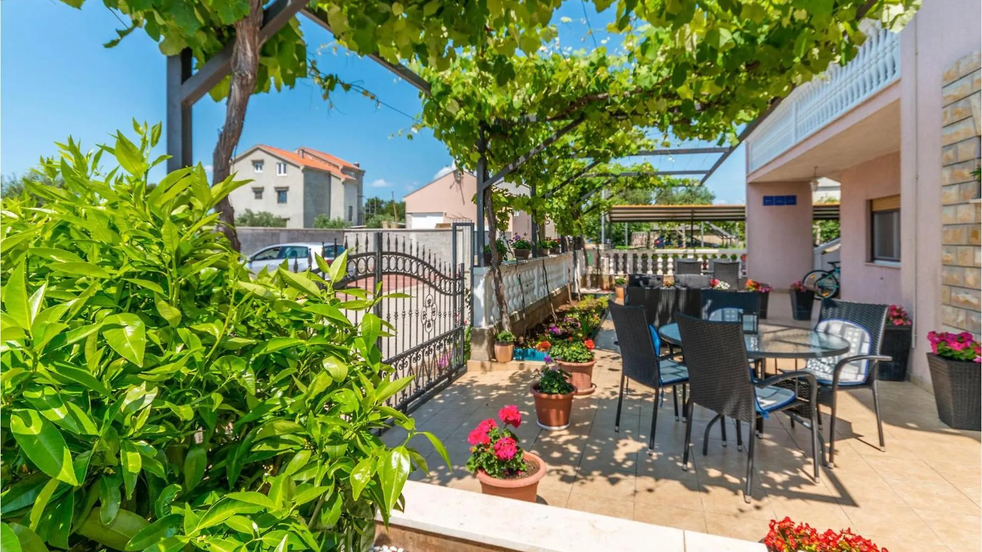 Cozy Apartment In Biograd Na Moru With Kitchen
