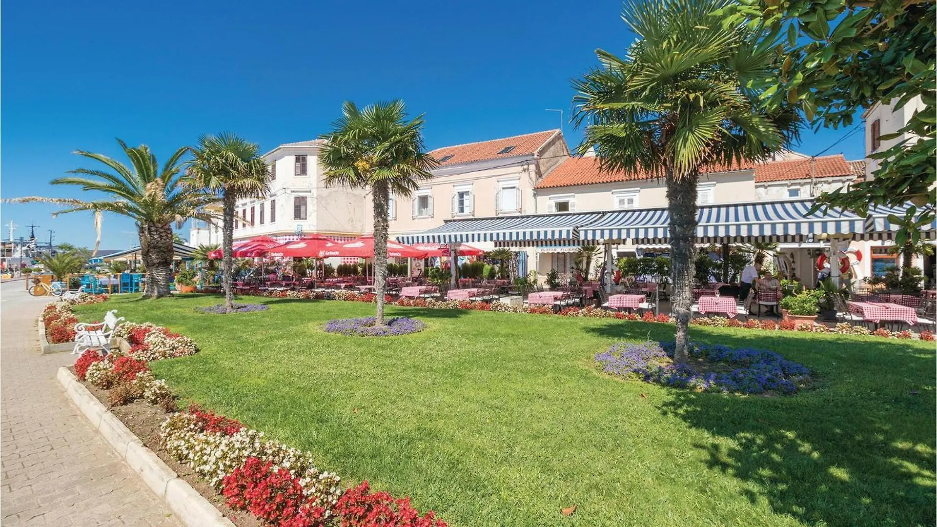Cozy Apartment In Biograd Na Moru With Kitchen