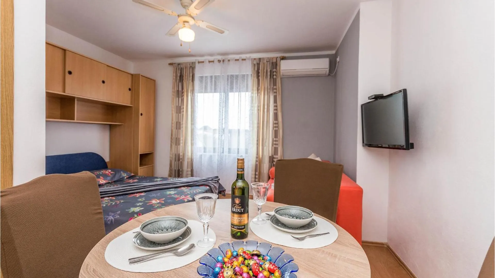 Cozy Apartment In Biograd Na Moru With Kitchen
